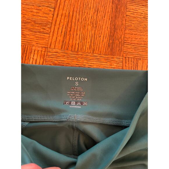 Peloton Emerald green scalloped ankle legging size small - Picture 5 of 7